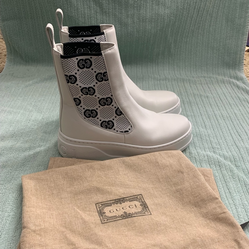 Gucci Women's White Leather Chelsea Boots with Monogram Elastic Panels Size 7